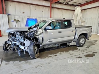 TOYOTA TACOMA SR5