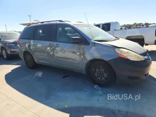 TOYOTA SIENNA LE 8-PASSENGER