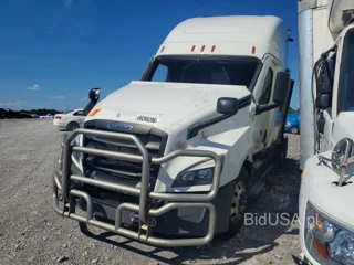 FREIGHTLINER CASCADIA 126 SLEEPER CAB"