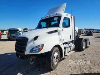 FREIGHTLINER CASCADIA 126