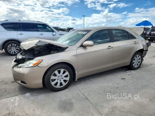 TOYOTA CAMRY XLE V6