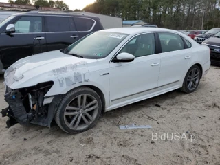 VOLKSWAGEN PASSAT R-LINE