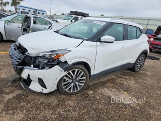 NISSAN KICKS SV