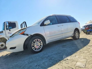 TOYOTA SIENNA XLE