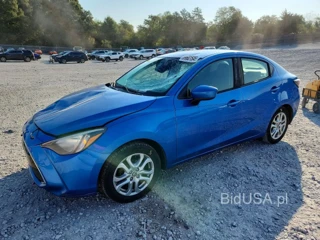 TOYOTA YARIS IA BASE