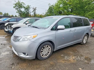 TOYOTA SIENNA XLE 8-PASSENGER
