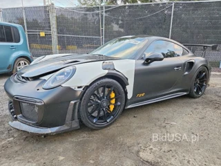 PORSCHE 911 GT2 RS