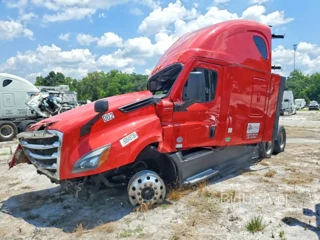 FREIGHTLINER CASCADIA 126