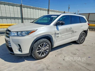 TOYOTA HIGHLANDER XLE
