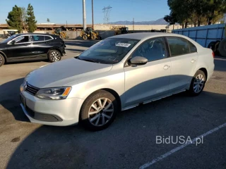 VOLKSWAGEN JETTA SE
