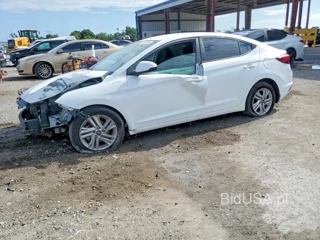 HYUNDAI ELANTRA SEL