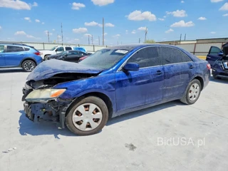 TOYOTA CAMRY LE V6