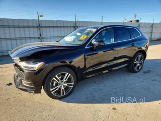 VOLVO XC60 T5 MOMENTUM