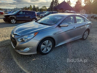 HYUNDAI SONATA HYBRID
