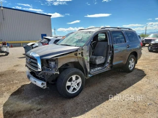 TOYOTA SEQUOIA SR5