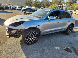 PORSCHE MACAN BASE