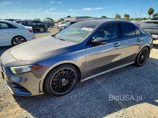 MERCEDES-BENZ A220