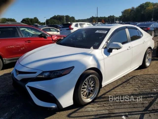 TOYOTA CAMRY SE
