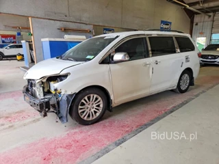 TOYOTA SIENNA XLE 8-PASSENGER