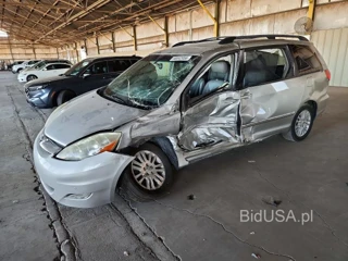 TOYOTA SIENNA XLE LIMITED