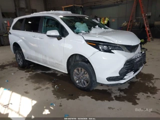 TOYOTA TOYOTA SIENNA LE