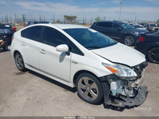 TOYOTA TOYOTA PRIUS THREE SE