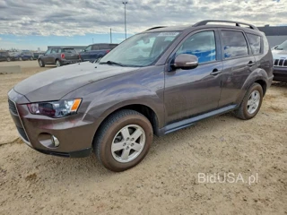 MITSUBISHI OUTLANDER SE