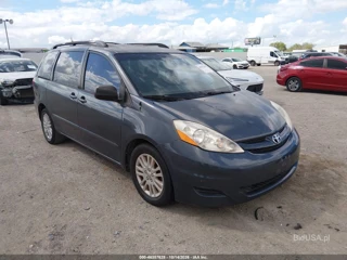 TOYOTA TOYOTA SIENNA LE