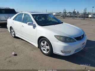 TOYOTA TOYOTA CAMRY SE