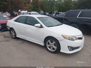 TOYOTA TOYOTA CAMRY SE