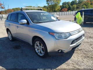 MITSUBISHI MITSUBISHI OUTLANDER SE