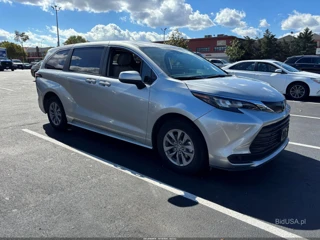 TOYOTA TOYOTA SIENNA LE