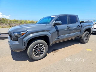 TOYOTA TACOMA SR5