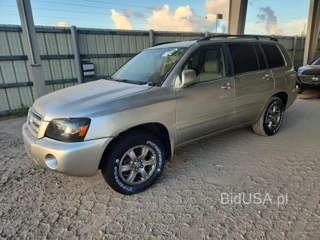 TOYOTA HIGHLANDER BASE