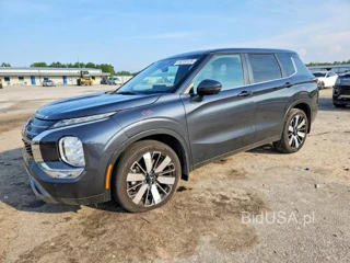 MITSUBISHI OUTLANDER SE