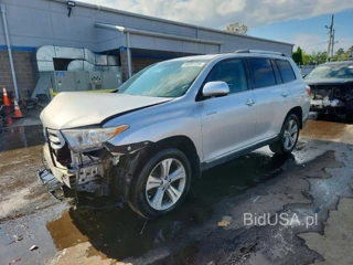 TOYOTA HIGHLANDER LIMITED