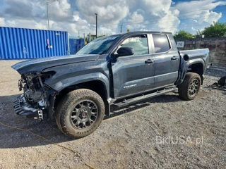TOYOTA TACOMA SR5