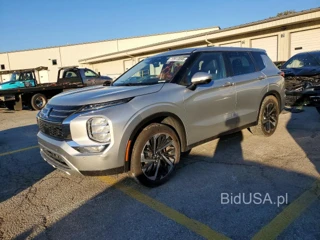 MITSUBISHI OUTLANDER SE