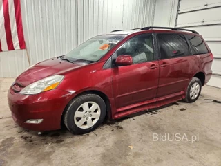 TOYOTA SIENNA XLE 7-PASSENGER