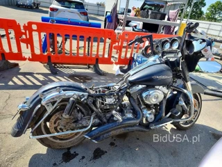 HARLEY-DAVIDSON FLHX STREET GLIDE