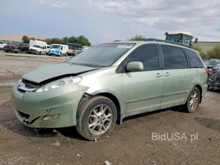 TOYOTA SIENNA XLE LIMITED 7 PASSENGER
