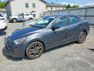 TOYOTA YARIS LE