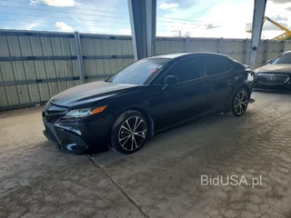 TOYOTA CAMRY SE