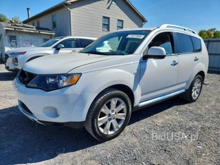 MITSUBISHI OUTLANDER SE
