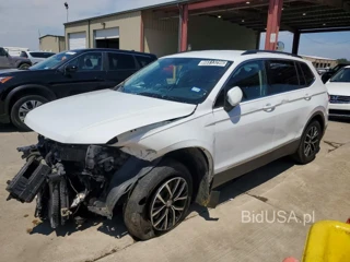VOLKSWAGEN TIGUAN SE