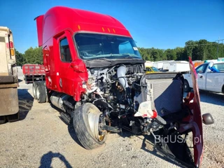 FREIGHTLINER CASCADIA 126