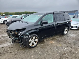 TOYOTA SIENNA LE