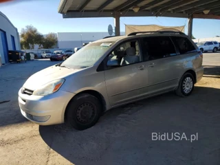 TOYOTA SIENNA LE 8 PASSENGER