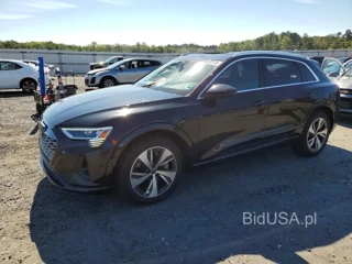 AUDI Q8 E-TRON PREMIUM PLUS