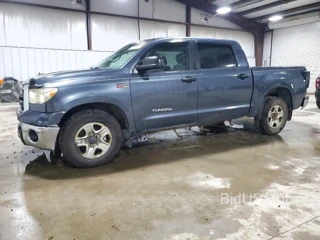 TOYOTA TUNDRA CREWMAX SR5